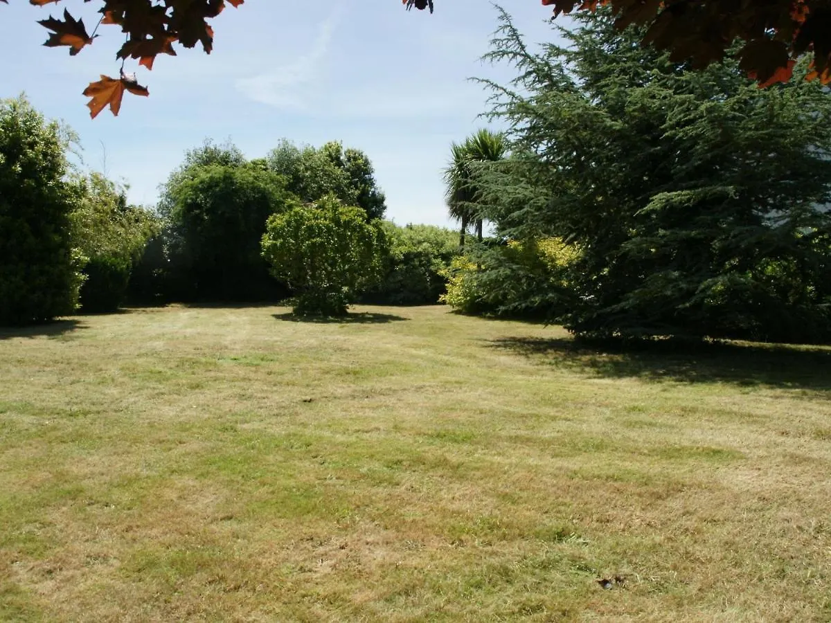 Holiday Home Near Village Centre And Beach Plougasnou